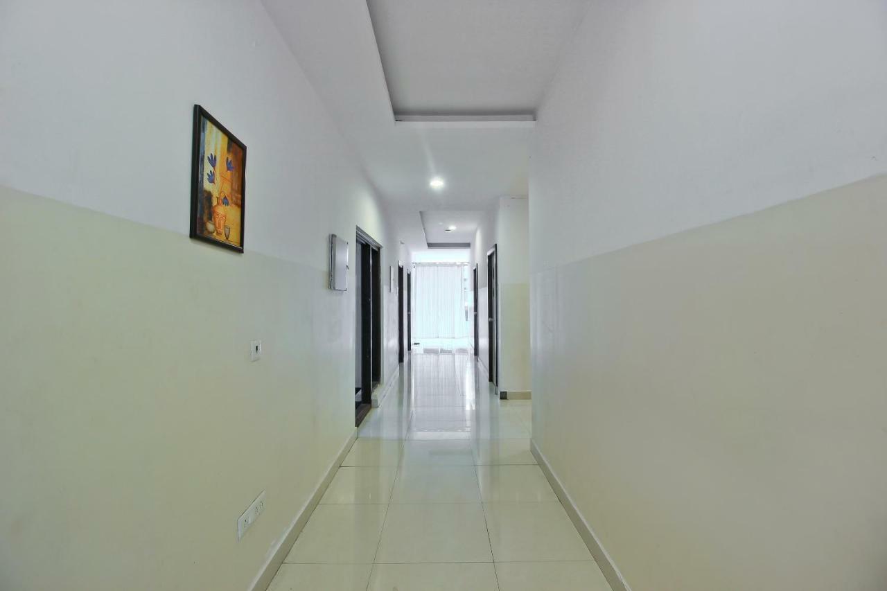 Oyo Flagship 463 Banjara Hills Hotel Haiderabad Buitenkant foto