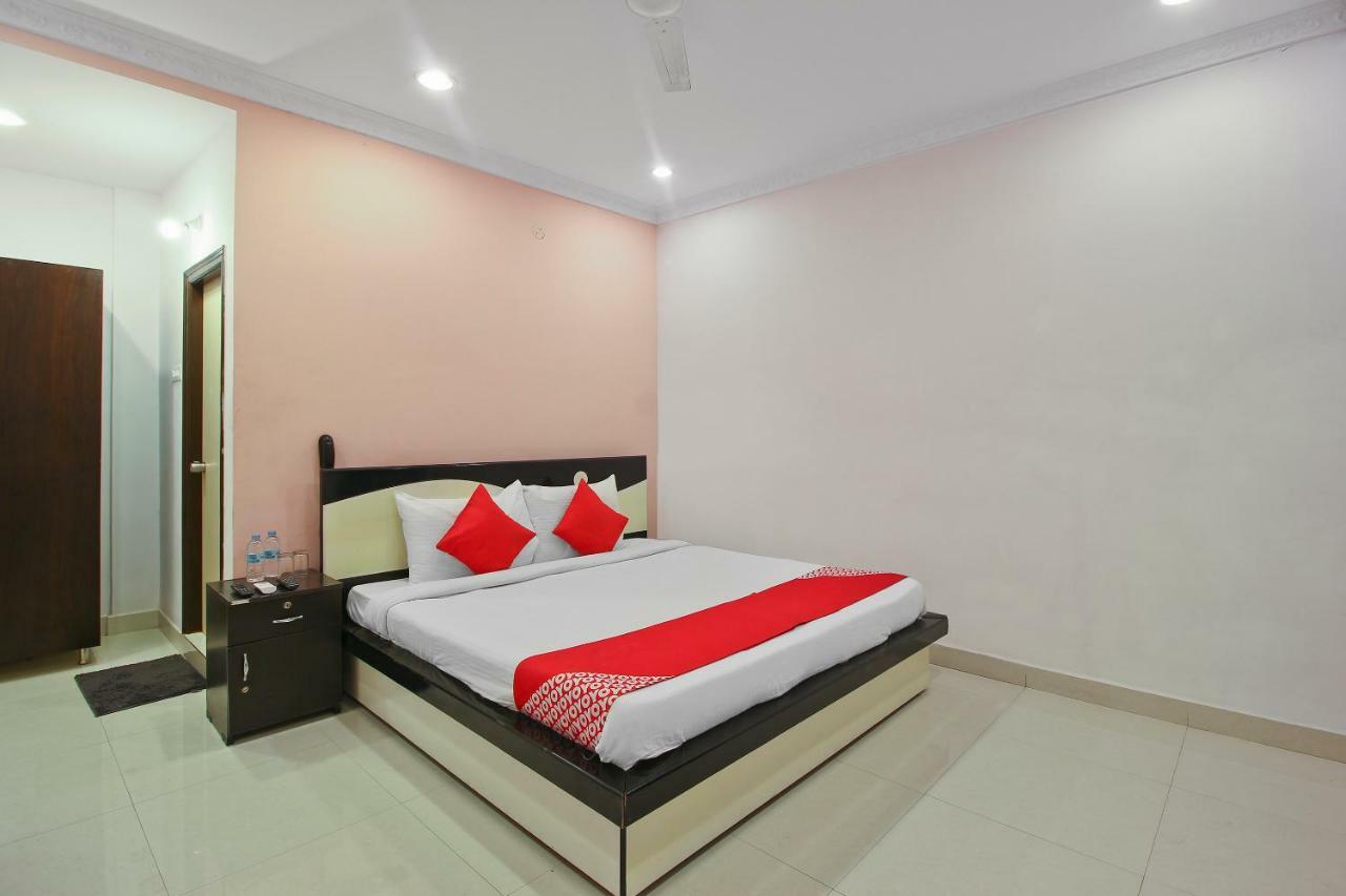 Oyo Flagship 463 Banjara Hills Hotel Haiderabad Buitenkant foto