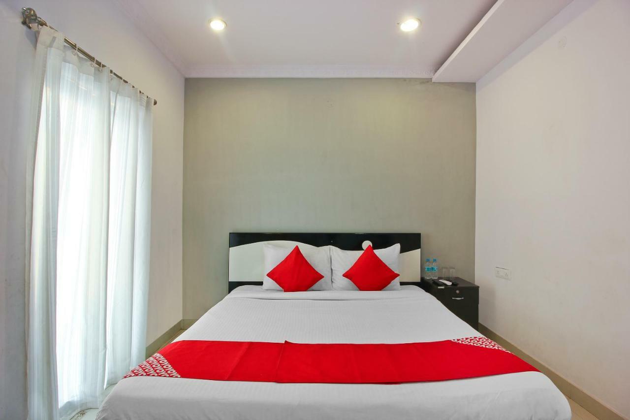 Oyo Flagship 463 Banjara Hills Hotel Haiderabad Buitenkant foto