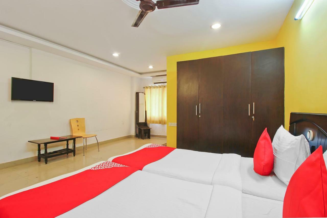 Oyo Flagship 463 Banjara Hills Hotel Haiderabad Buitenkant foto