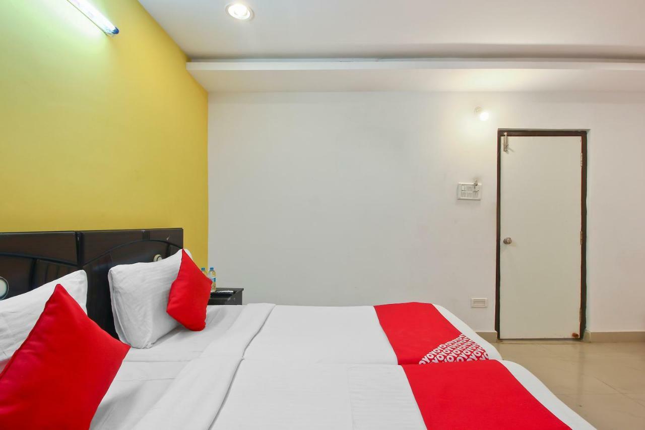 Oyo Flagship 463 Banjara Hills Hotel Haiderabad Buitenkant foto