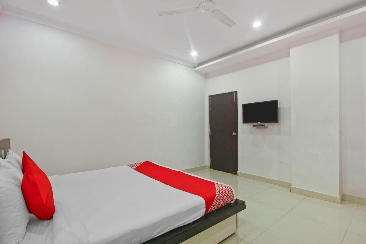 Oyo Flagship 463 Banjara Hills Hotel Haiderabad Buitenkant foto
