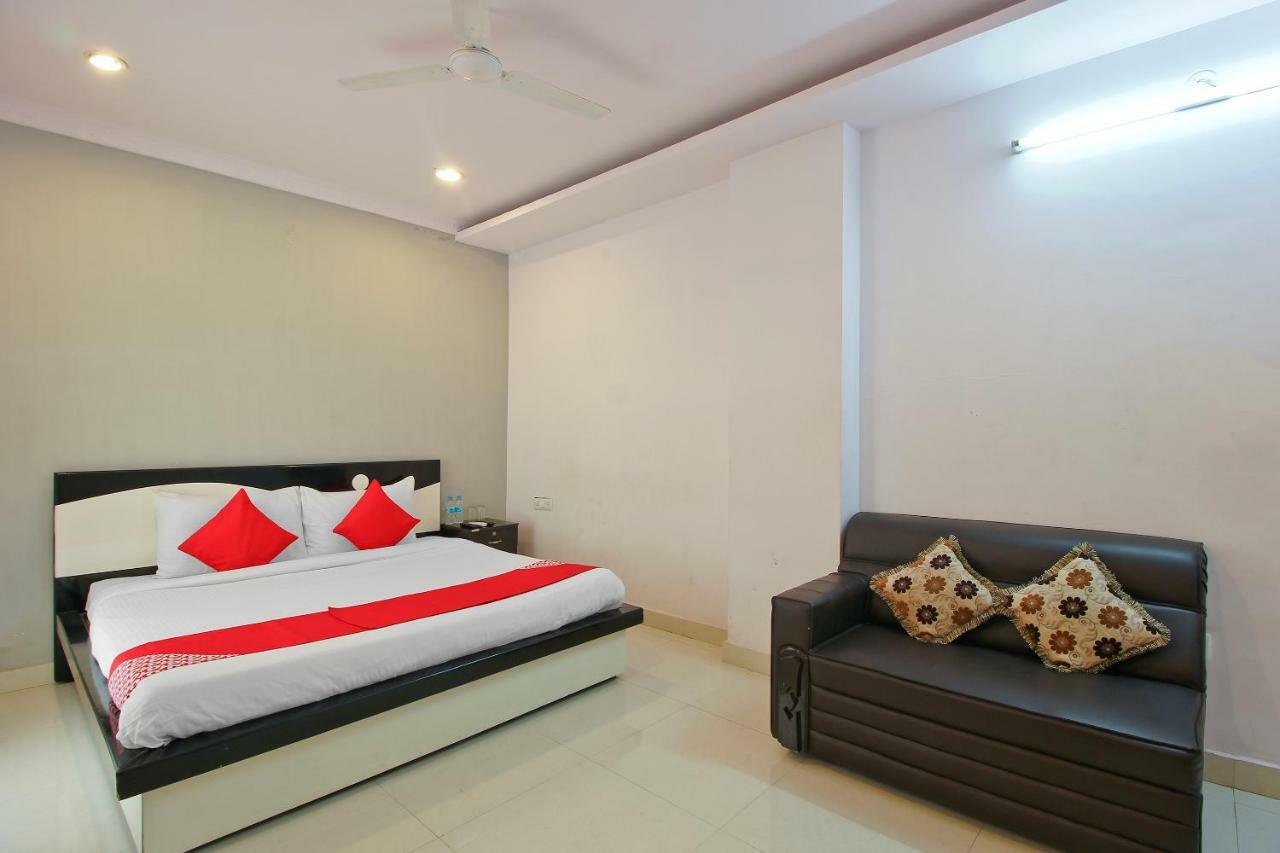 Oyo Flagship 463 Banjara Hills Hotel Haiderabad Buitenkant foto