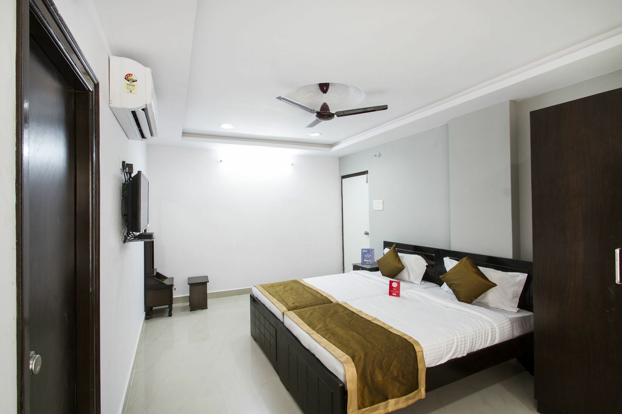 Oyo Flagship 463 Banjara Hills Hotel Haiderabad Buitenkant foto